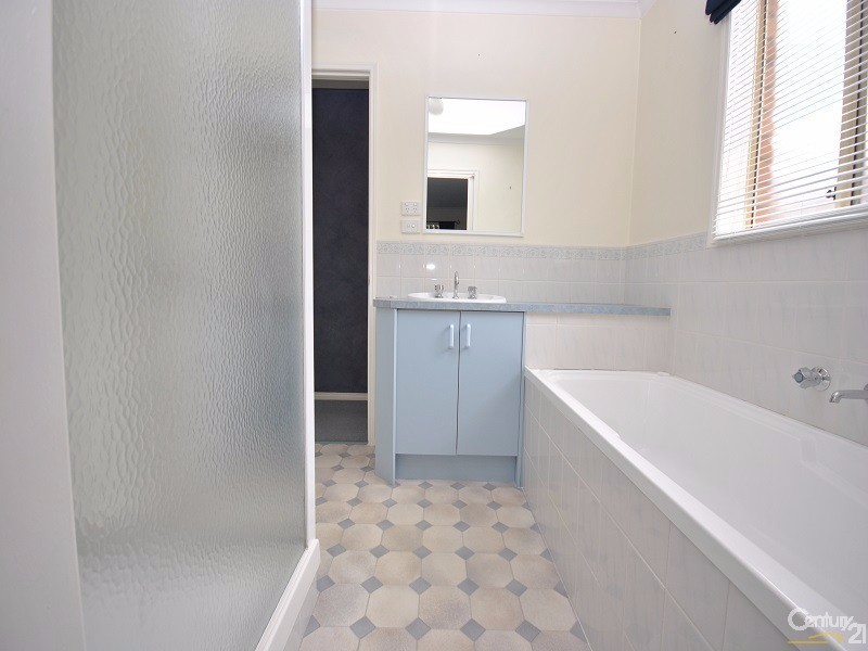 87 Amber Crescent, Narre Warren VIC 3805