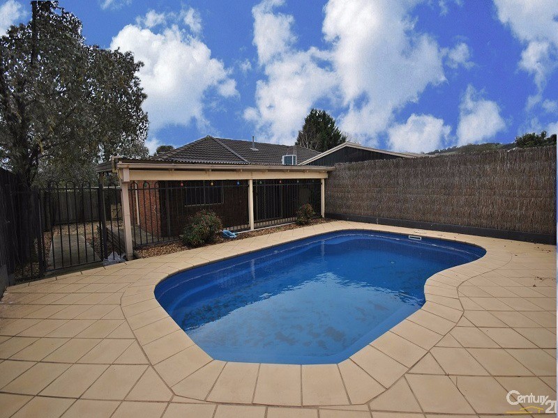 87 Amber Crescent, Narre Warren VIC 3805