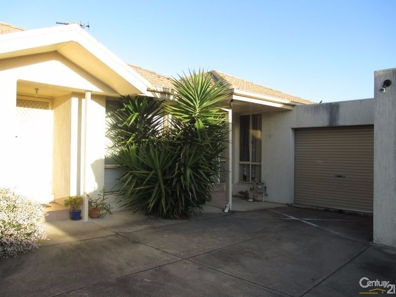 3/160 McFees Road, Dandenong North VIC 3175