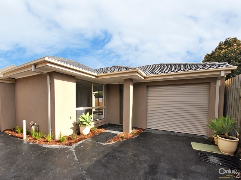 2/1 Greystoke Court, Berwick VIC 3806