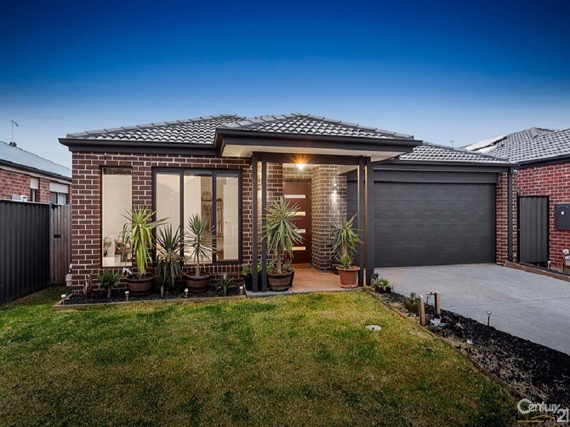 7 Tristram Rise, Clyde North VIC 3978