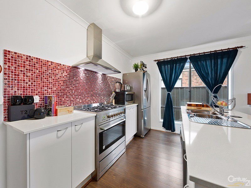 7 Tristram Rise, Clyde North VIC 3978