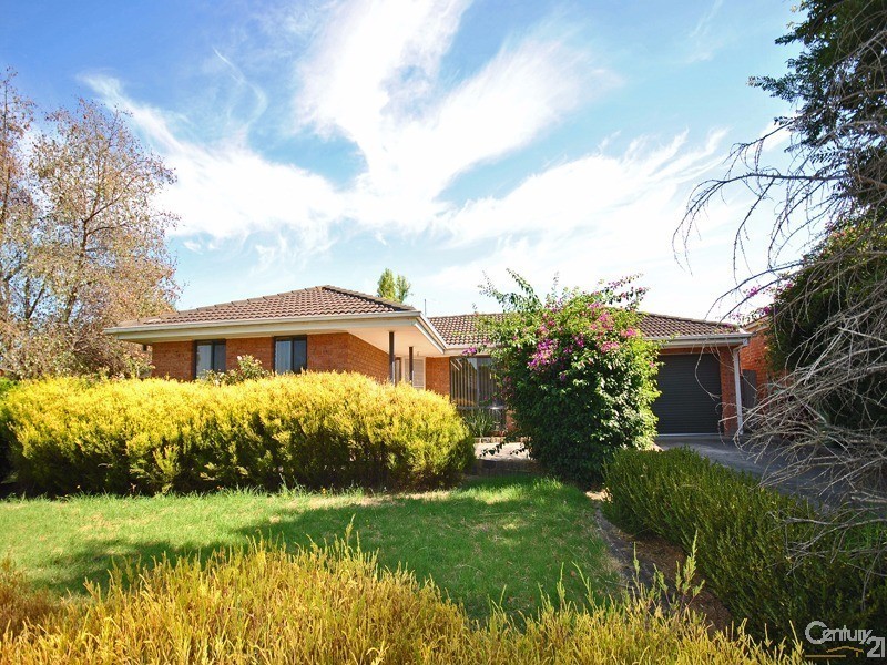 8 Nita Close, Narre Warren VIC 3805