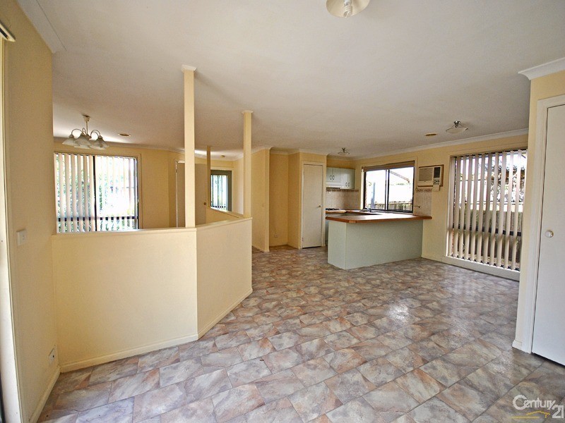 8 Nita Close, Narre Warren VIC 3805