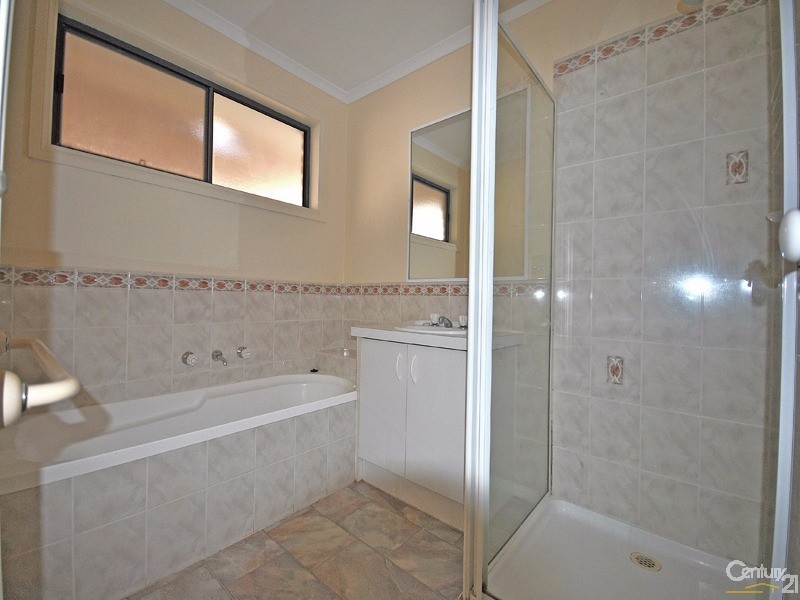 8 Nita Close, Narre Warren VIC 3805