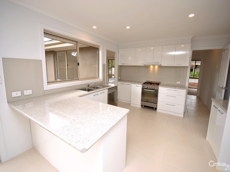 1 Greystoke Court, Berwick VIC 3806