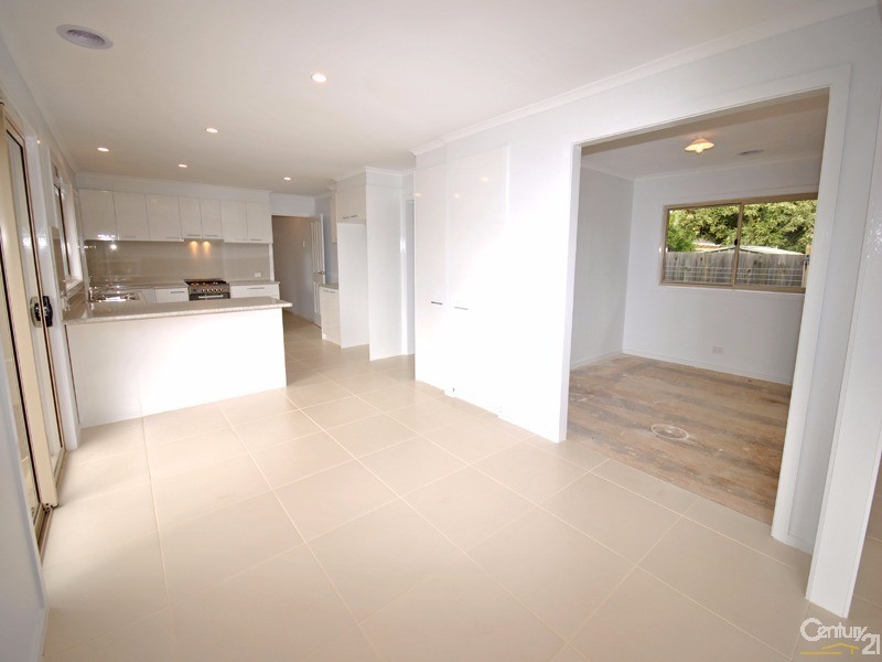 1 Greystoke Court, Berwick VIC 3806