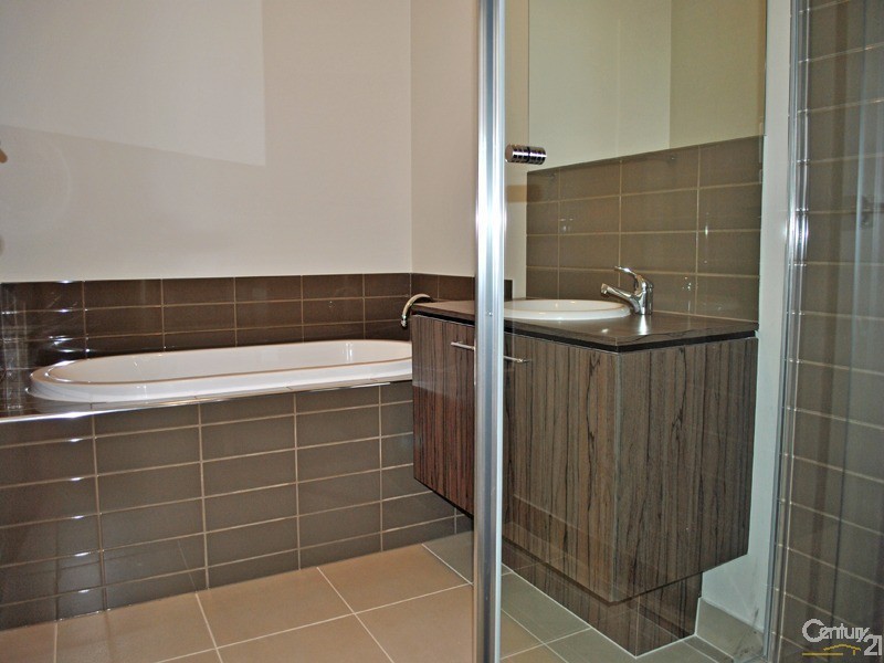 8 Brightstone Drive, Clyde North VIC 3978