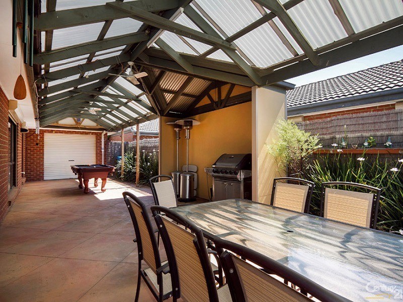 8 Shaftsbury Avenue, Berwick VIC 3806