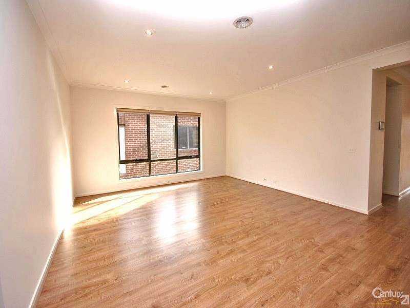 6 Viewbright Road, Clyde North VIC 3978