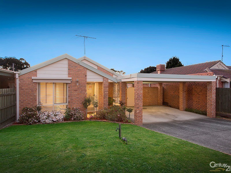 16 Adelaide Close, Berwick VIC 3806