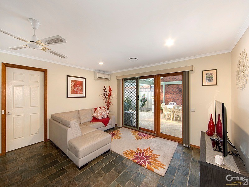 16 Adelaide Close, Berwick VIC 3806