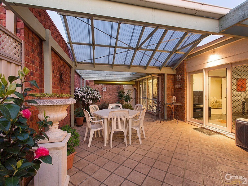 16 Adelaide Close, Berwick VIC 3806