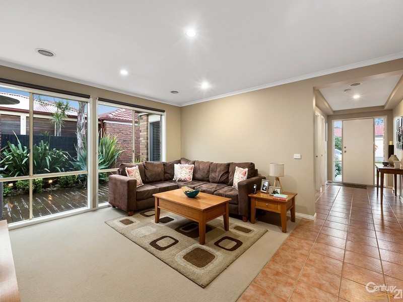 18 Pendulum Place, Berwick VIC 3806