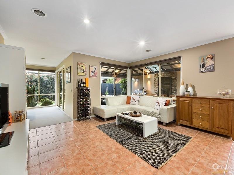 18 Pendulum Place, Berwick VIC 3806