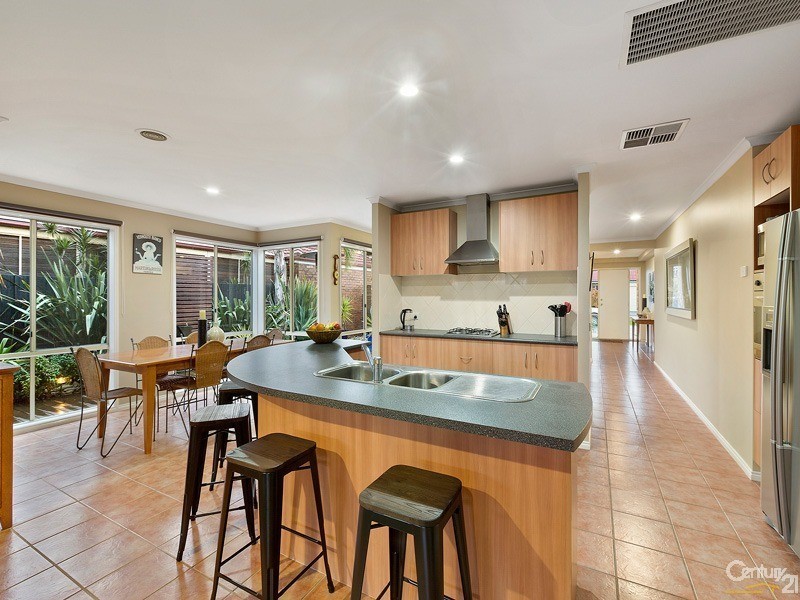 18 Pendulum Place, Berwick VIC 3806