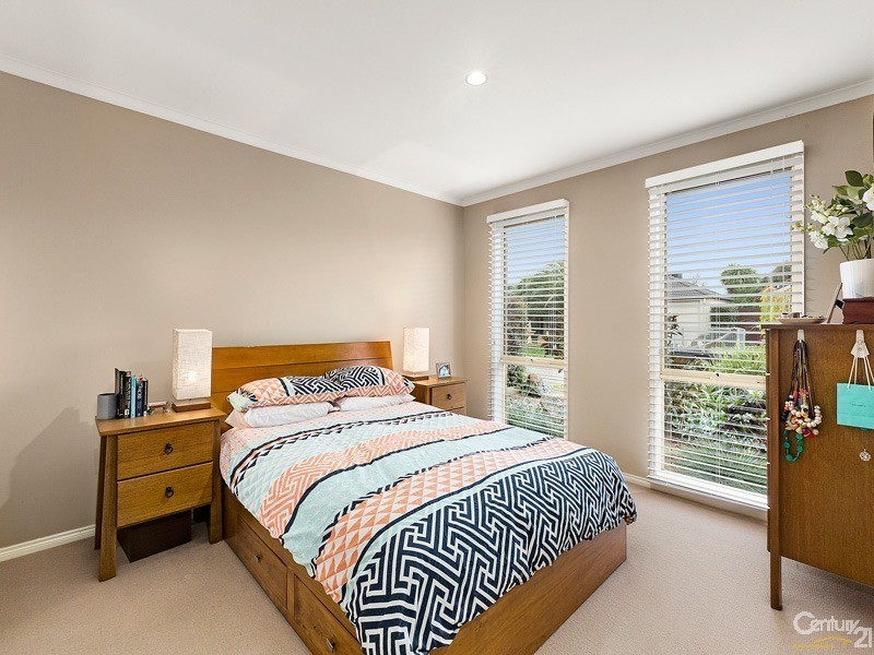 18 Pendulum Place, Berwick VIC 3806