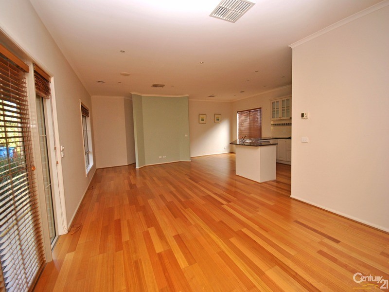 2 Don Collins Way, Berwick VIC 3806
