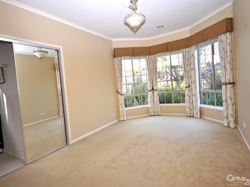 2 Don Collins Way, Berwick VIC 3806