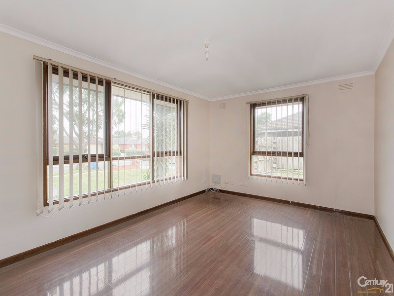 10 Monahans Road, Cranbourne VIC 3977
