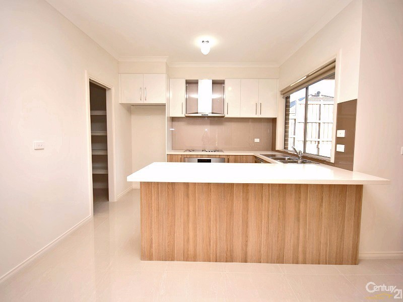 14 Corinda Street, Clyde North VIC 3978