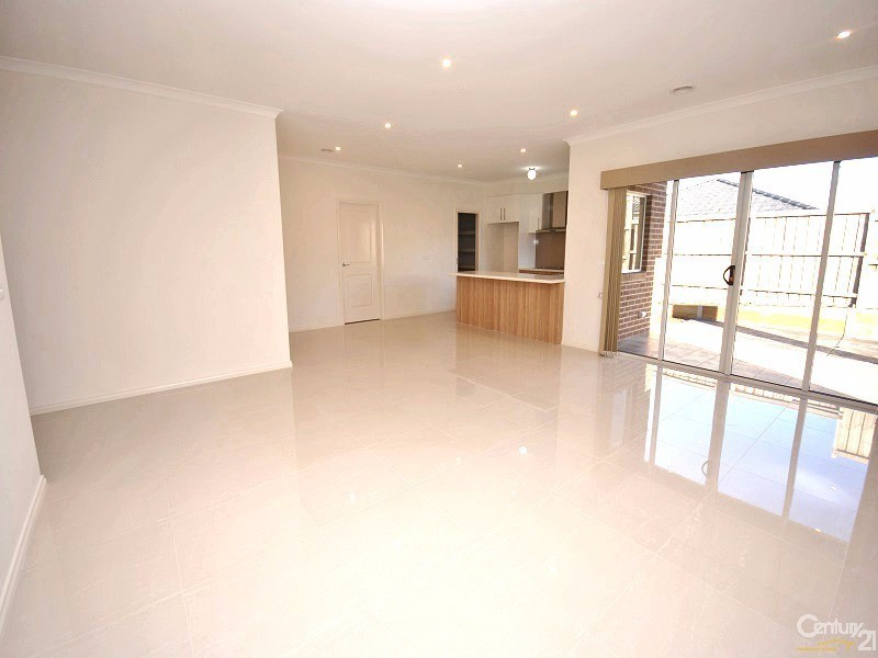 14 Corinda Street, Clyde North VIC 3978