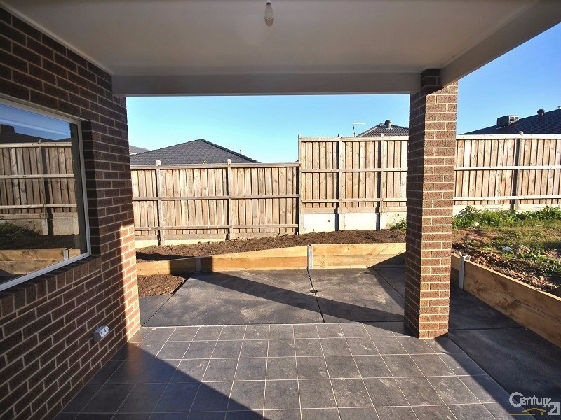 14 Corinda Street, Clyde North VIC 3978