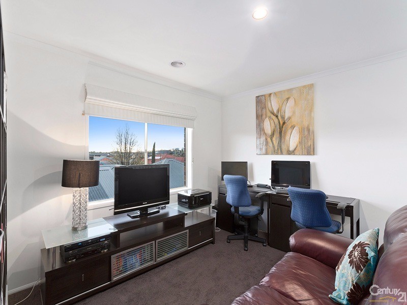 22 Napier Way, Narre Warren South VIC 3805