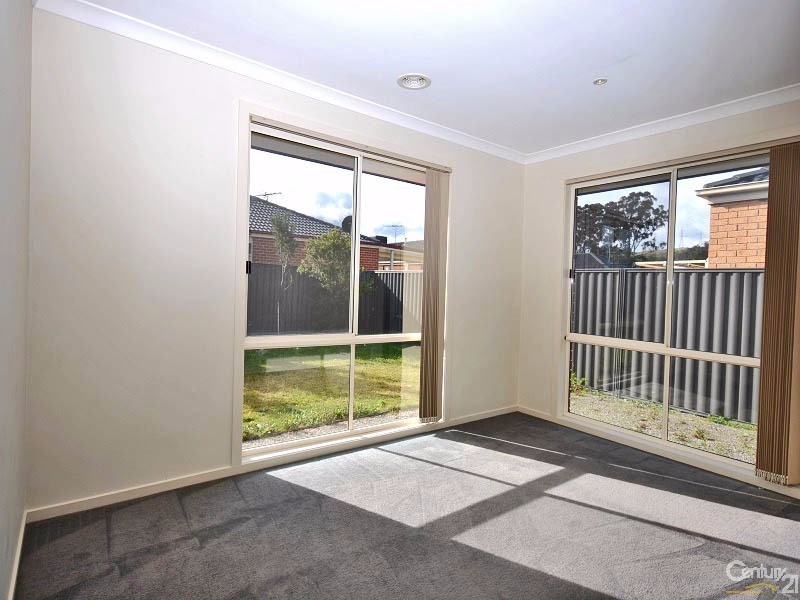 49 Pomegranate Way, Pakenham VIC 3810