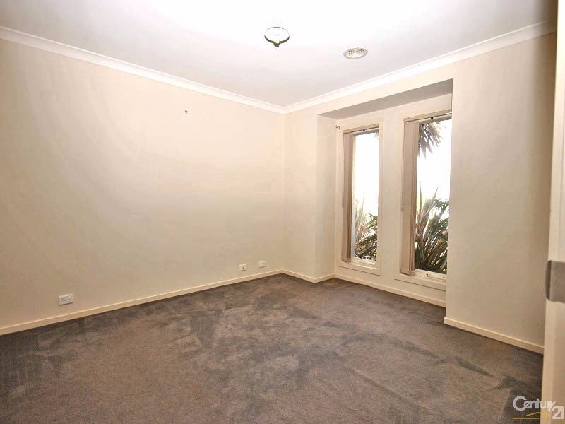 49 Pomegranate Way, Pakenham VIC 3810