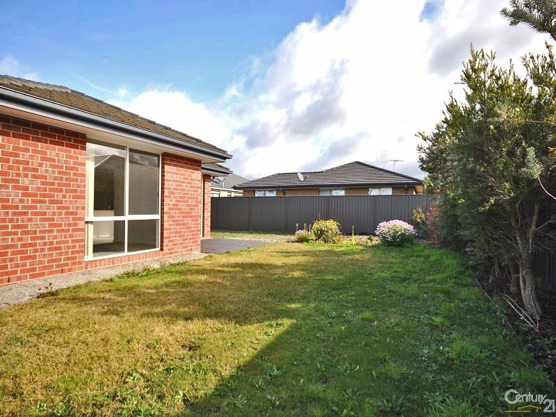 49 Pomegranate Way, Pakenham VIC 3810