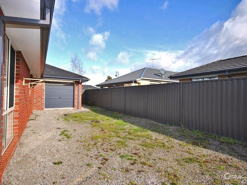 49 Pomegranate Way, Pakenham VIC 3810