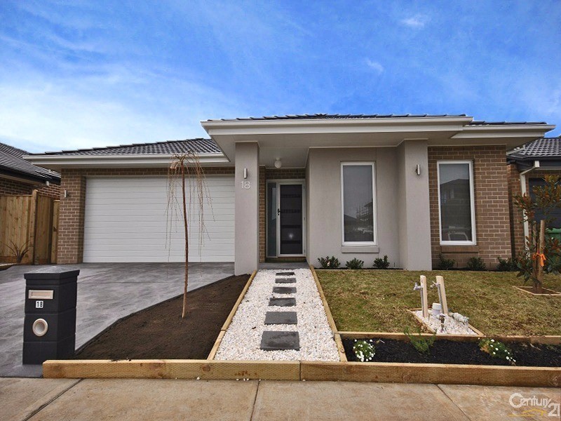 18 Strettle Crescent, Cranbourne North VIC 3977