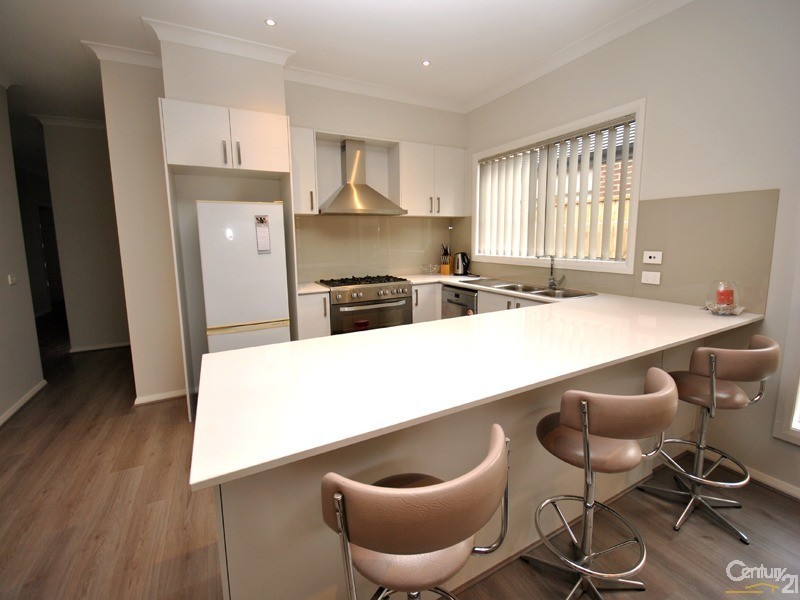 18 Strettle Crescent, Cranbourne North VIC 3977