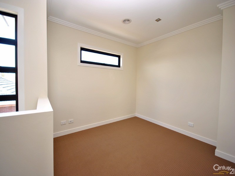 2/23 Ross Street, Dandenong VIC 3175