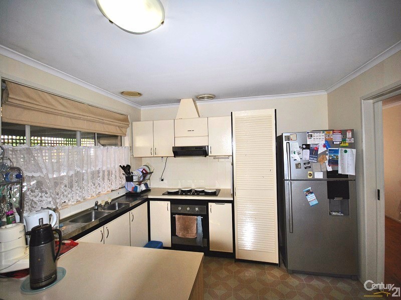 10 Millswyn Avenue, Hampton Park VIC 3976