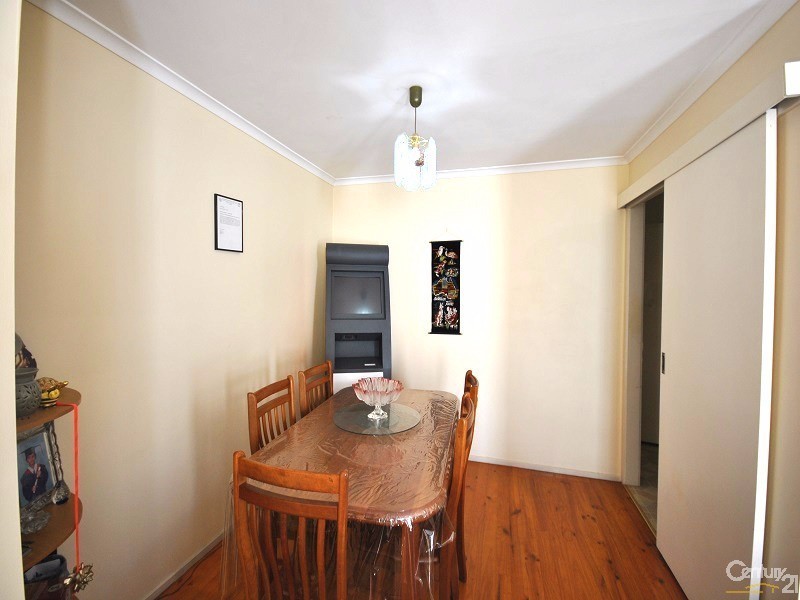 10 Millswyn Avenue, Hampton Park VIC 3976