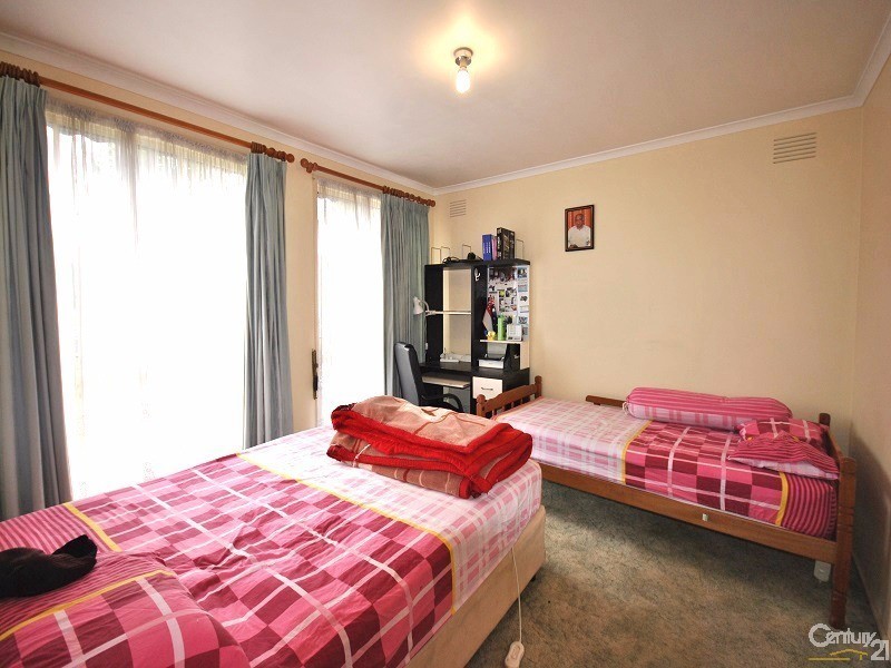 10 Millswyn Avenue, Hampton Park VIC 3976