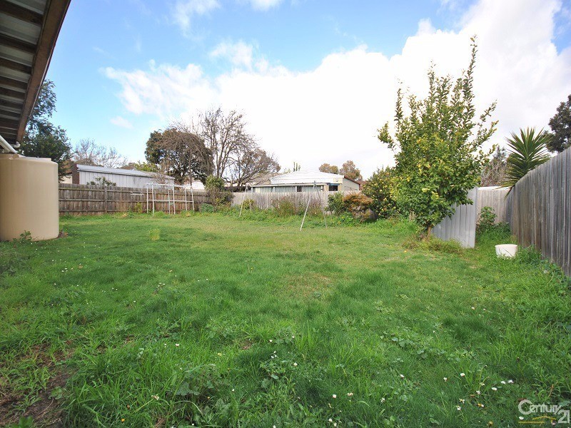 10 Millswyn Avenue, Hampton Park VIC 3976