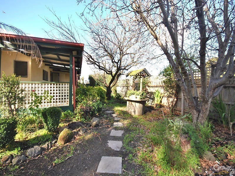 1 Rhoden Grove, Eumemmerring VIC 3177