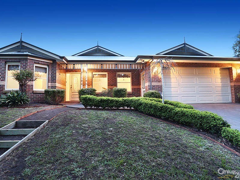 53 Sunningdale Crescent, Cranbourne VIC 3977