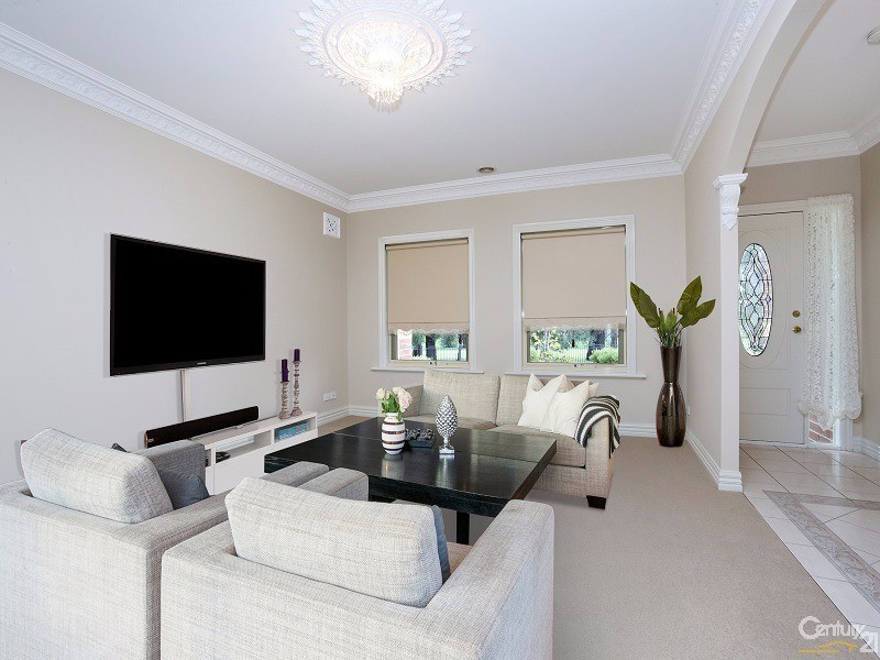 53 Sunningdale Crescent, Cranbourne VIC 3977