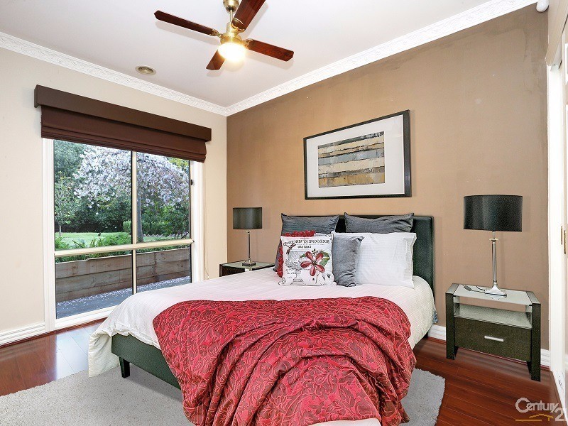 53 Sunningdale Crescent, Cranbourne VIC 3977