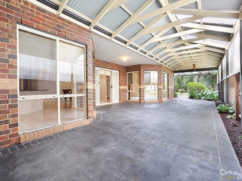 53 Sunningdale Crescent, Cranbourne VIC 3977