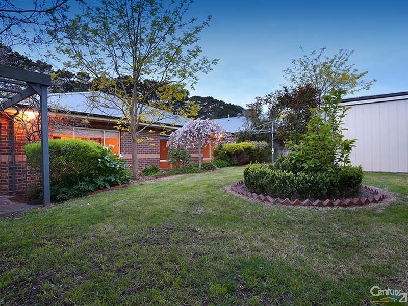 53 Sunningdale Crescent, Cranbourne VIC 3977