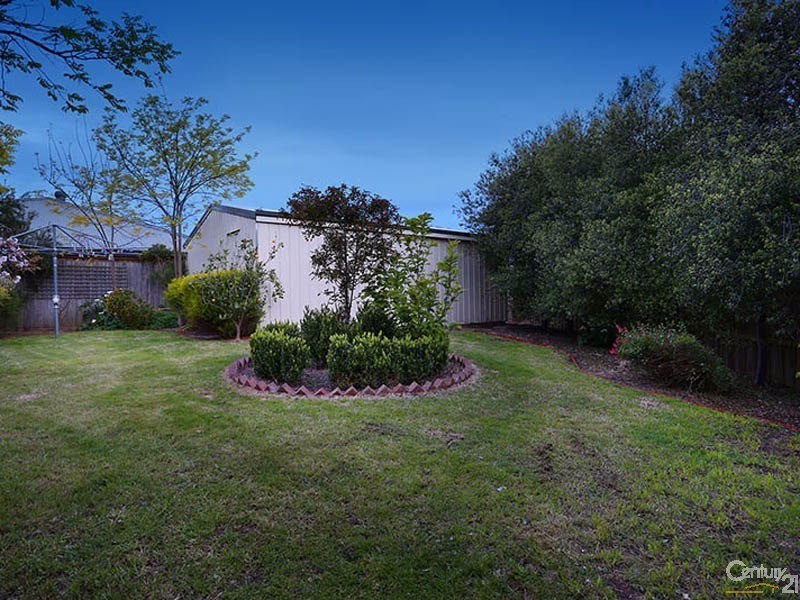 53 Sunningdale Crescent, Cranbourne VIC 3977