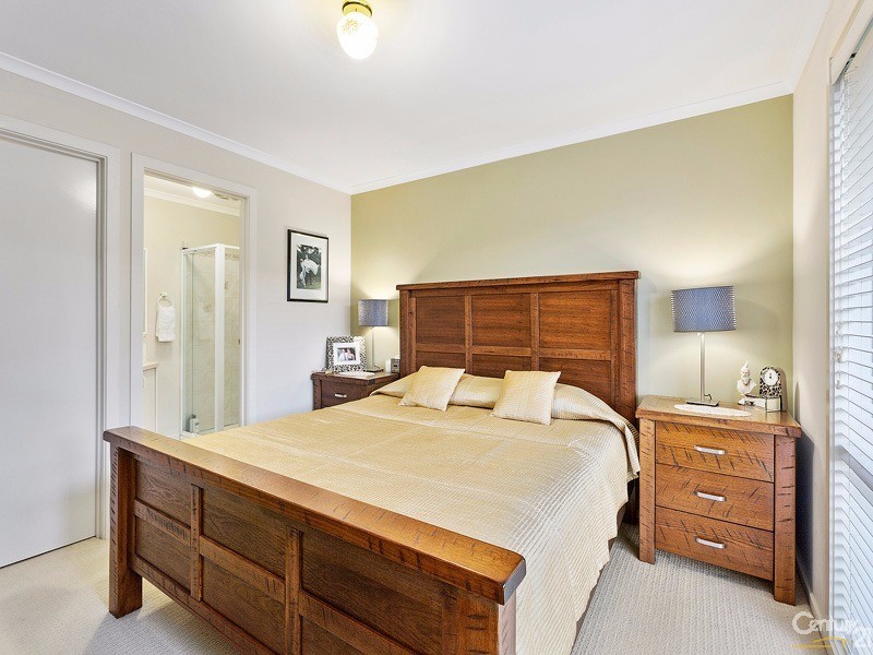 16 Redwood Avenue, Hampton Park VIC 3976