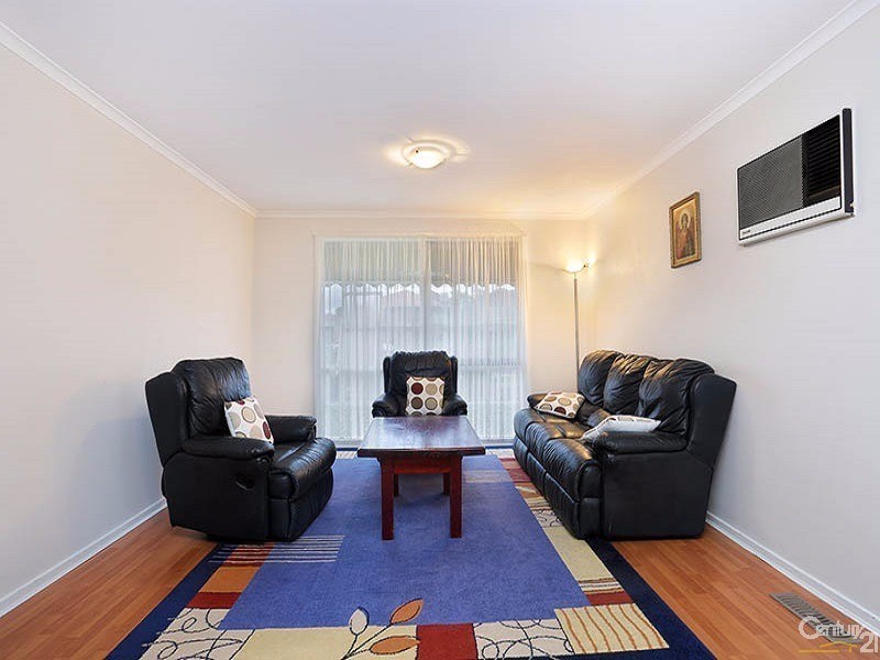 62 Warana Drive, Hampton Park VIC 3976