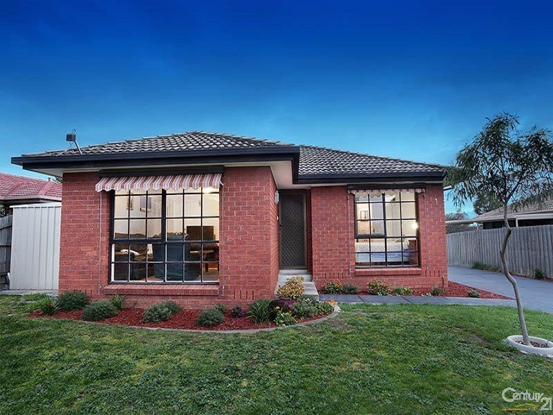 62 Warana Drive, Hampton Park VIC 3976