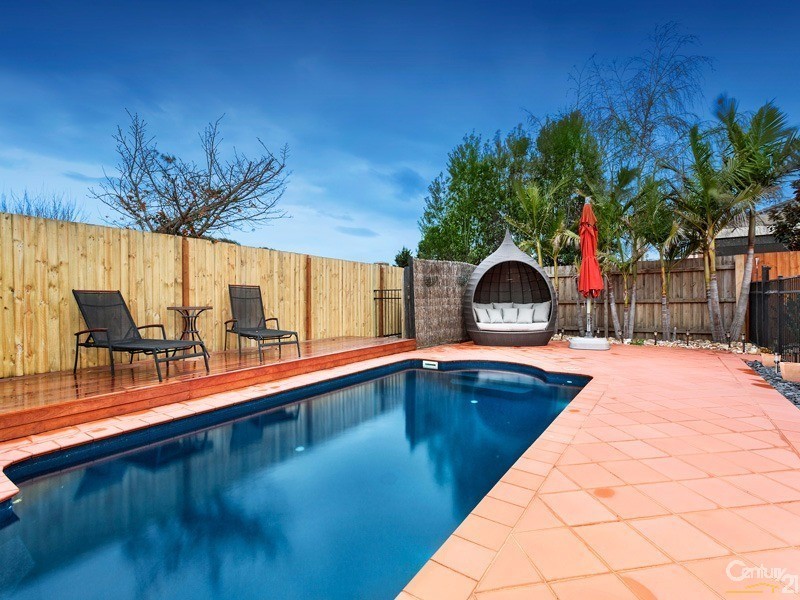 57 Tuileries Rise, Narre Warren South VIC 3805